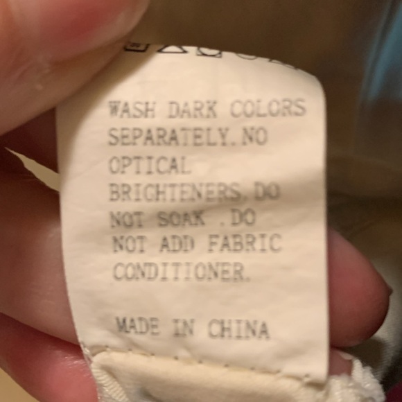 Raglan Sleeve Top in black and white - Picture 7 of 8